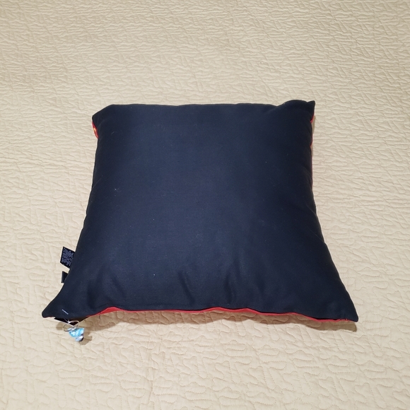 Traveling Is Learning Peperuka accent pillow - Picture 4 of 7